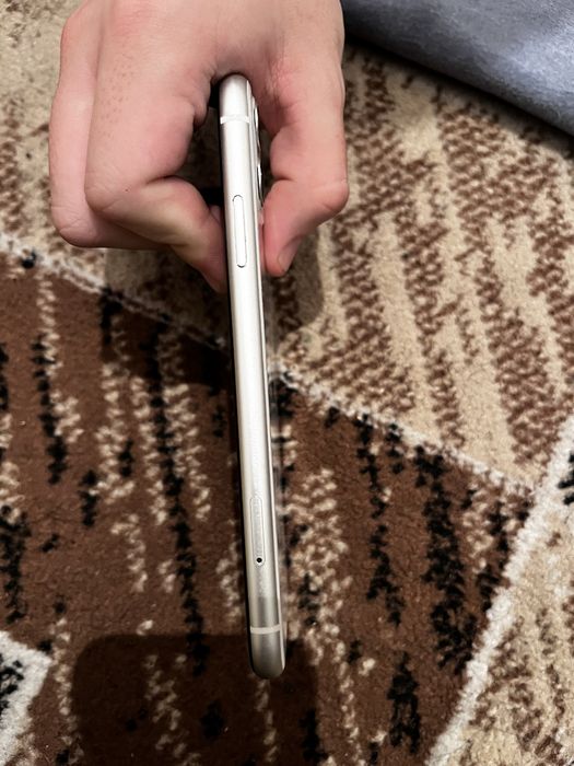 iPhone 11  128гб