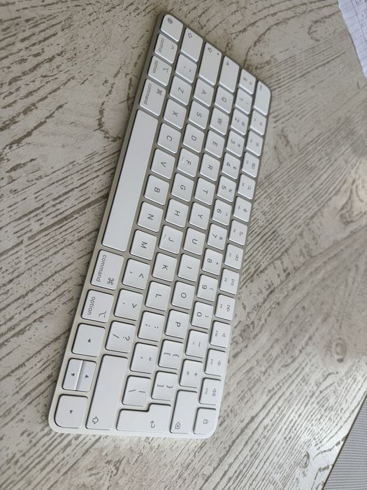 Продавам Apple клавиатура и мишка