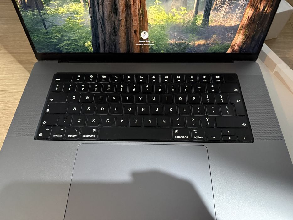 MacBook Pro 16inch M1 Max 64RAM 2TB SSD