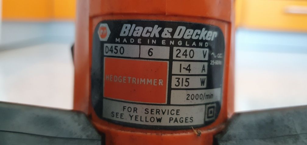 Тример Black & Decker за жив плет на ток