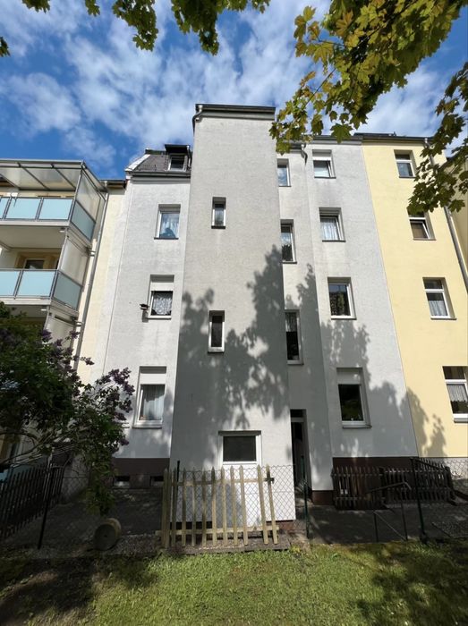 Proprietar vand cladire cu 5 apartamente in Germania orasul Plauen
