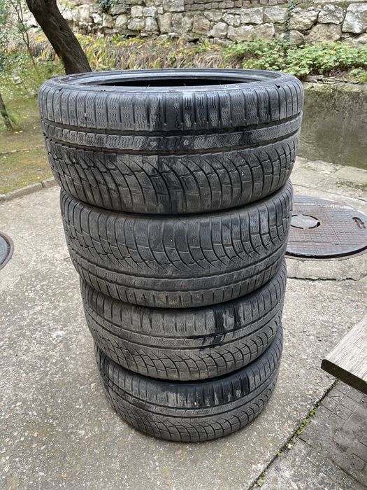 Зимни Гуми Nokian 255/35/20