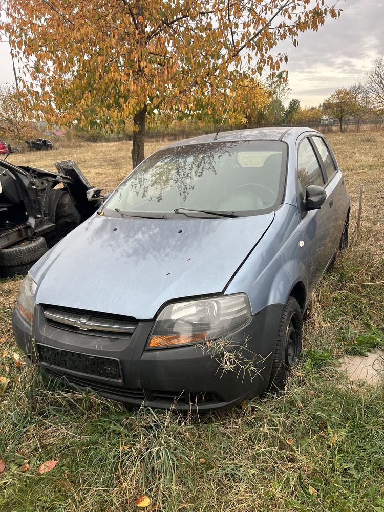 Dezmembrez Chevrolet Aveo benzina