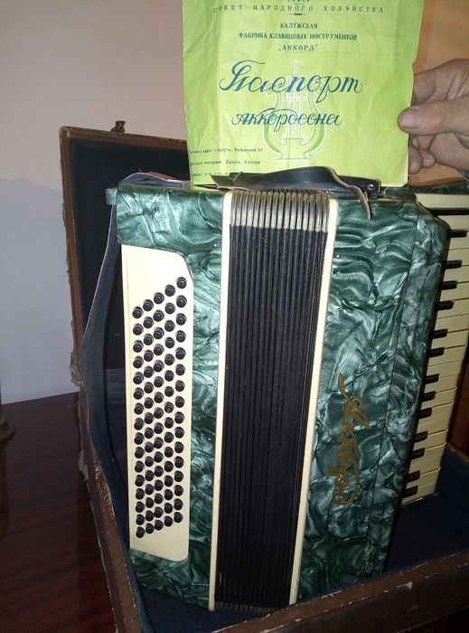 Срочно продам аккордеон