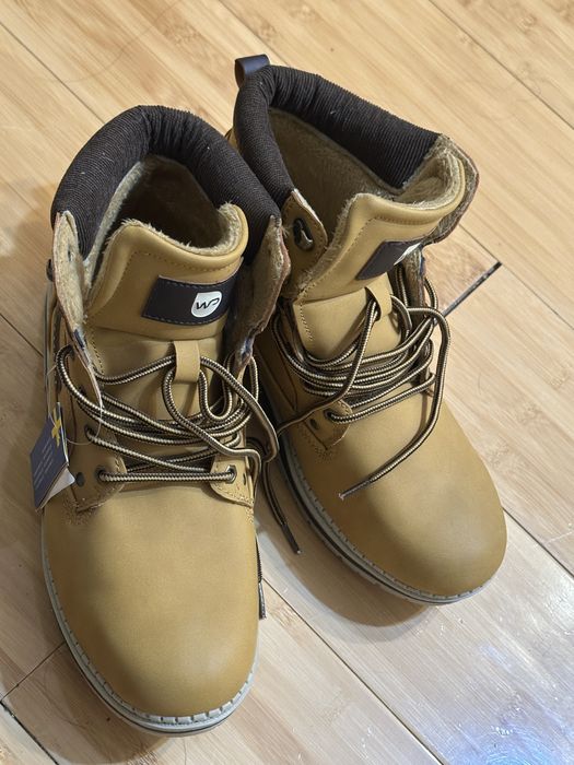 Ботинки утепленные