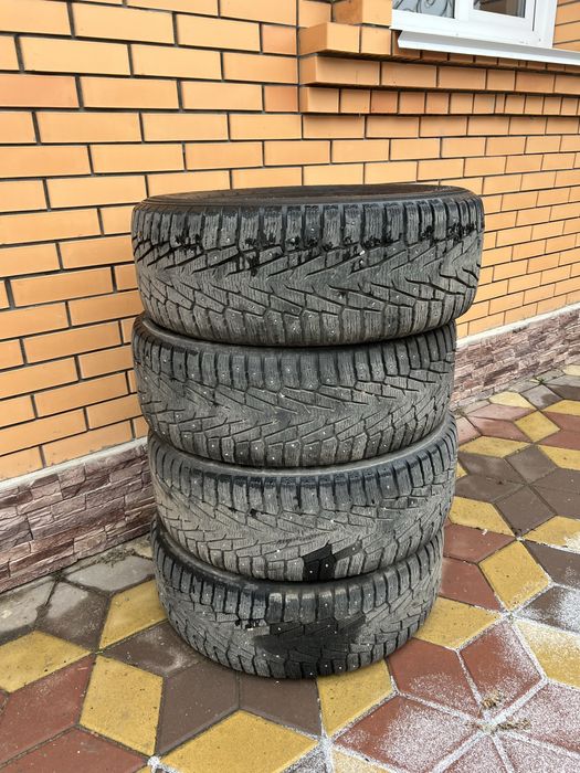 Продам комплект зимней резины Nokian Types