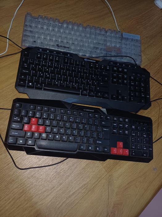 Trei tastaturi perfect functionale