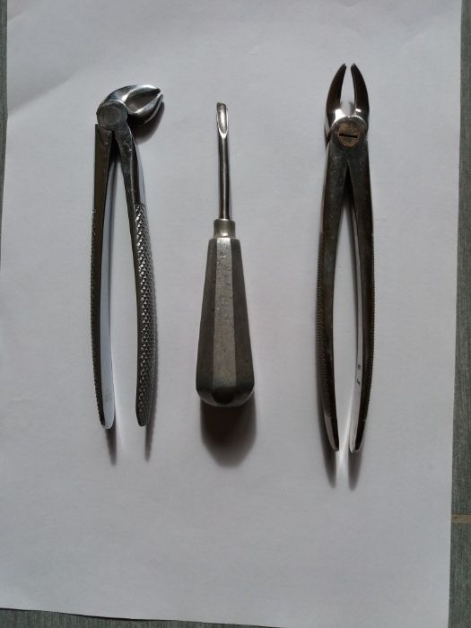 Комплект зъболекарски инструменти за преглед и вадене на зъби