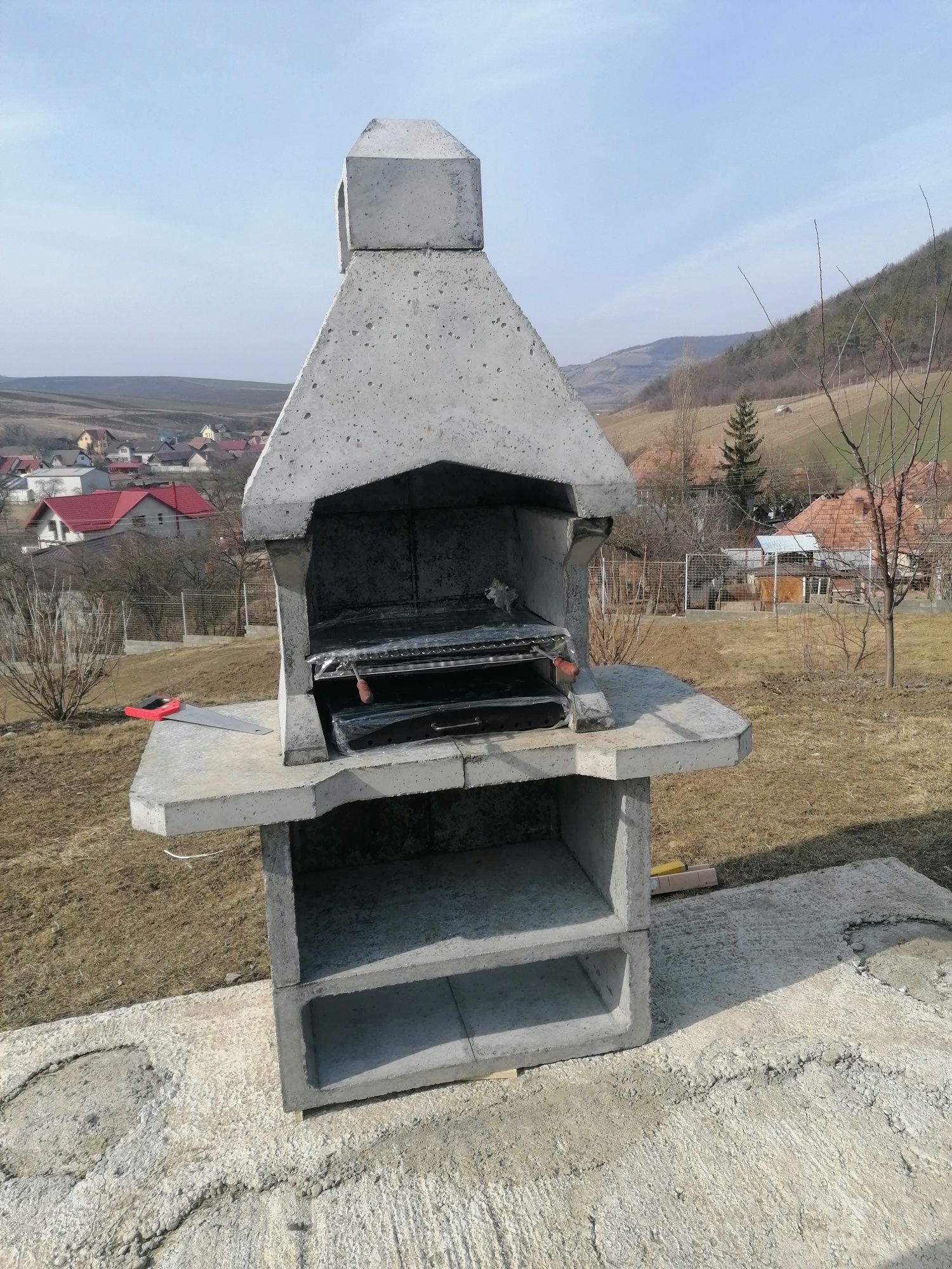 Grătare din beton armat. Rezistent la foc nu crapa