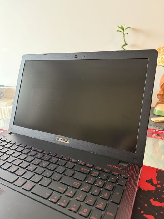 Laptop gaming Asus R150V