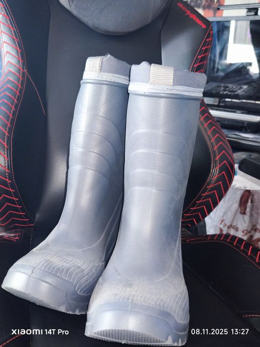 Резиновые сапоги большие