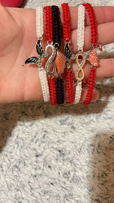 Ръчно плетени гривни