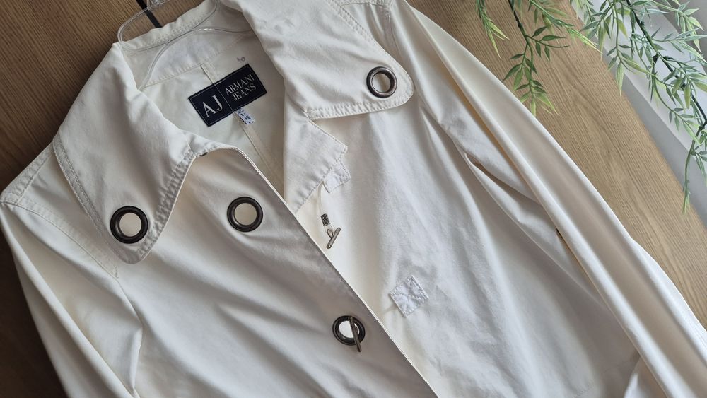 Trench/pardesiu Armanii Jeans nr.L original
