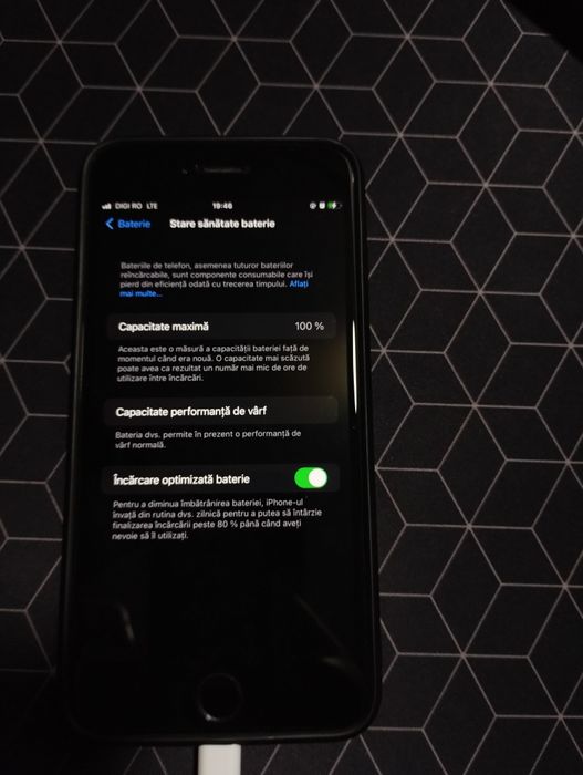 iPhone 6s + 100% baterie