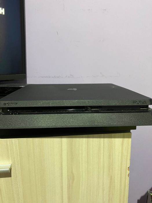 PlayStation 4 slim