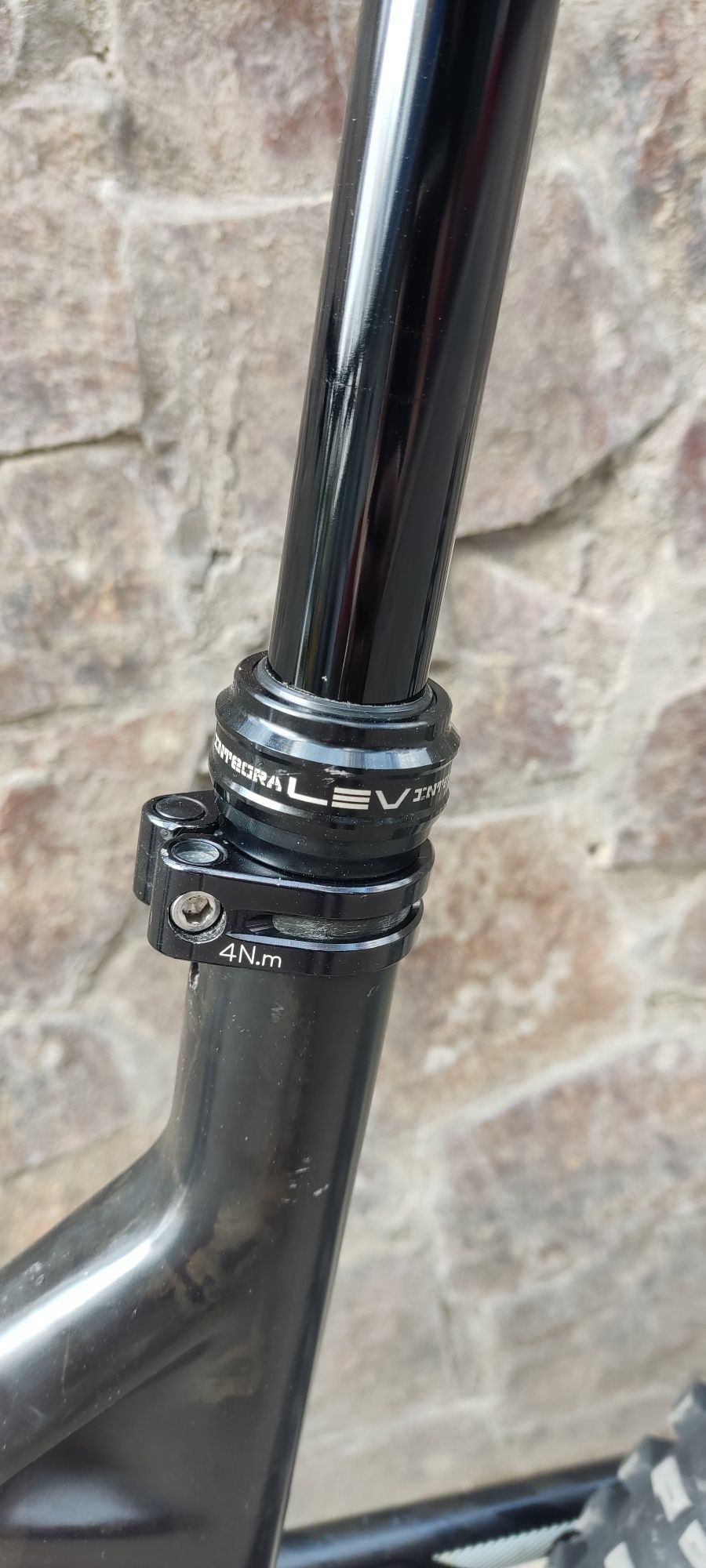 Карбоновый двухподвес Focus Sam Carbon 27.5
