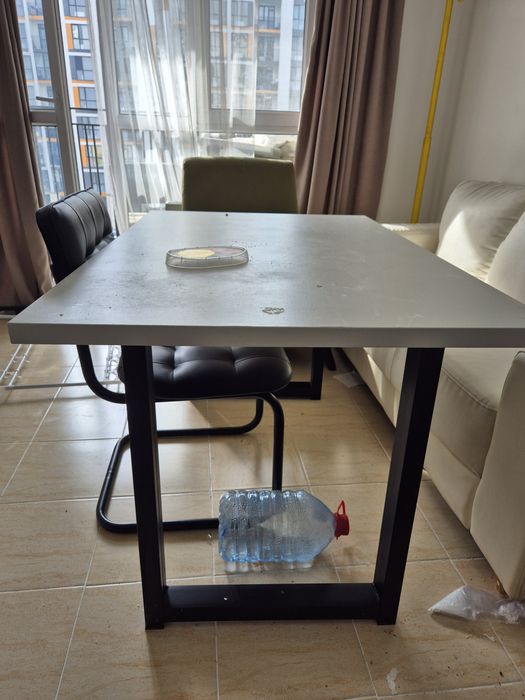 Продам кухонный стол