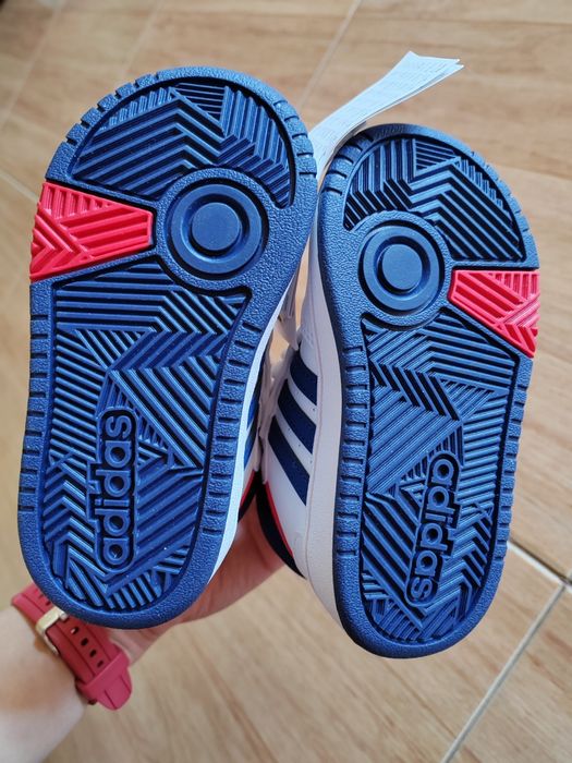 Vând adidași marca Adidas nr 24