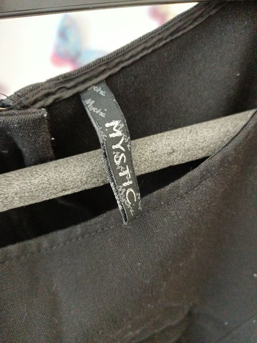 Vand rochita cu buzunare!