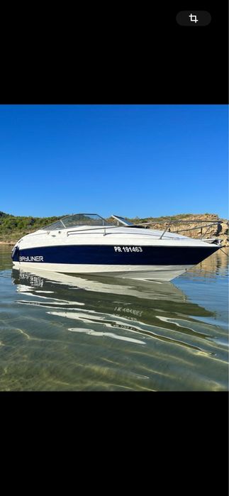 Barca cu cabina bayline 6,9 metri