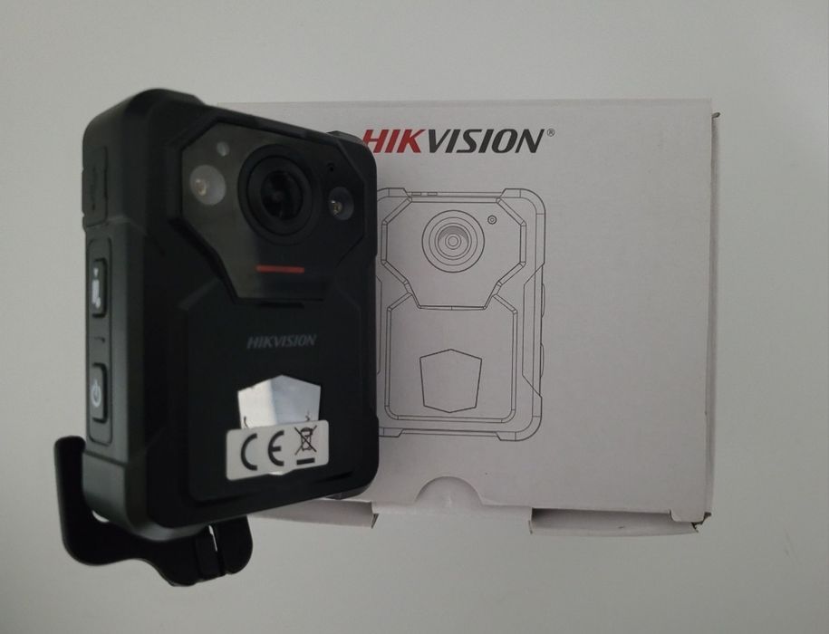 Hikvision DS-MCW406 — портативная носимая камера