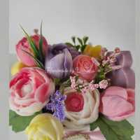 Букет от ръчно изработени цветя от сапун