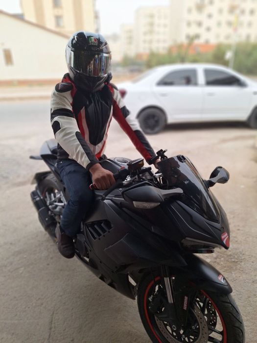 Dugatti 400 cc. 2500$