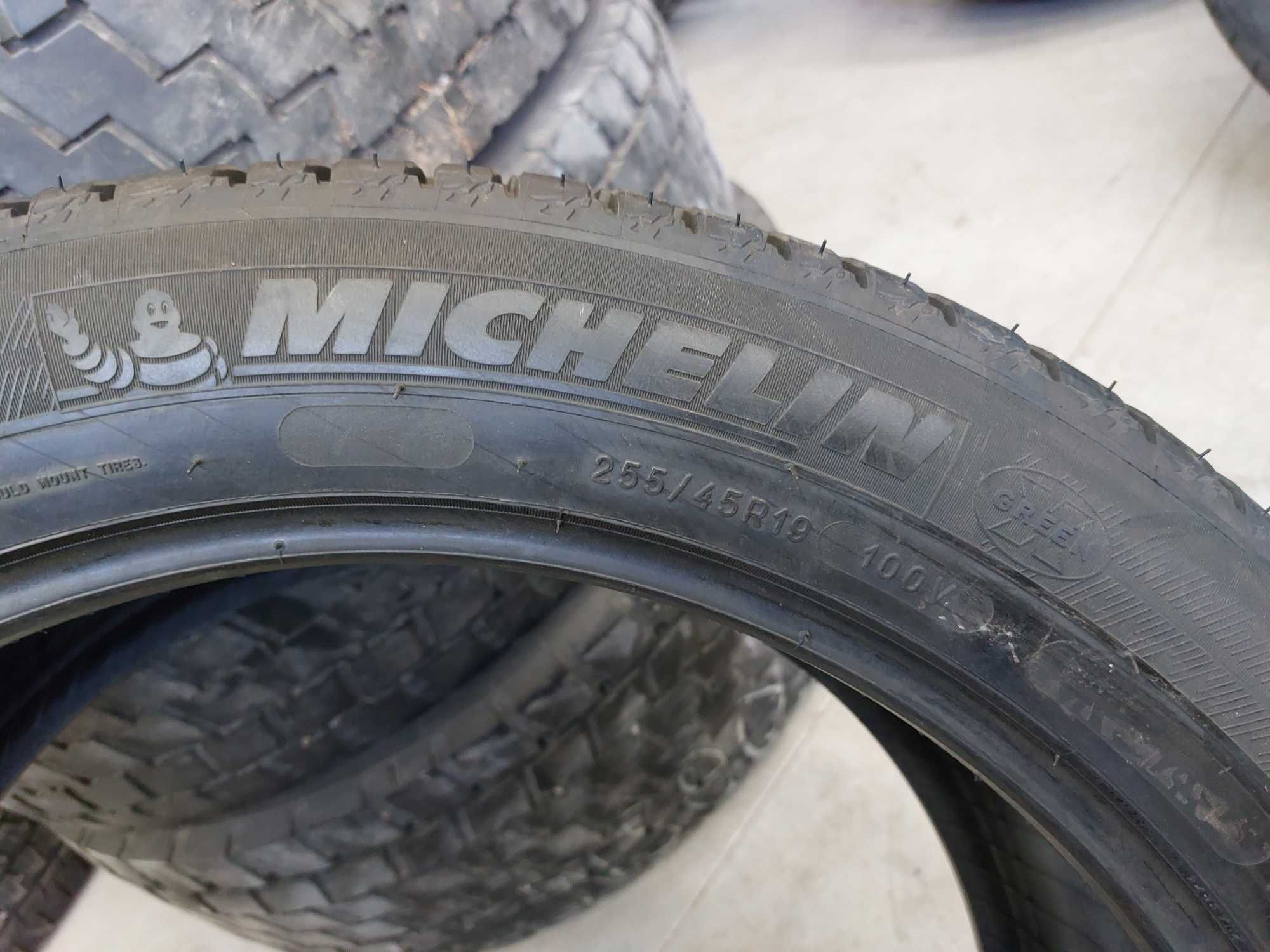 2 бр.НОВИ летни гуми Michelin 255 45 19 dot0517 цената е за брой!