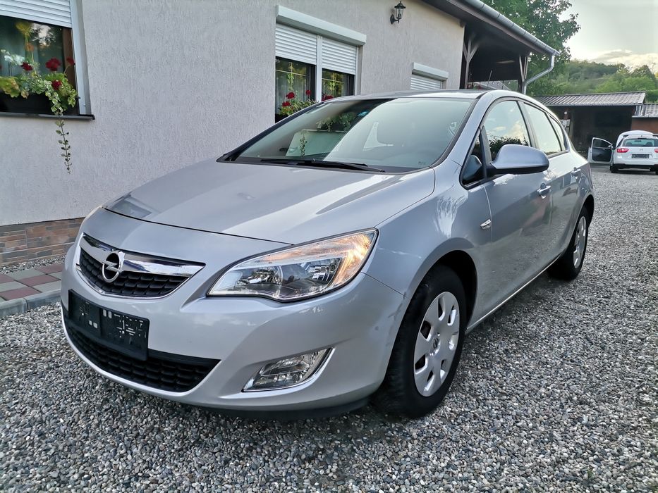 Opel Astra J 1.3 cdti ECOflex Euro 5 an 2011  A/C