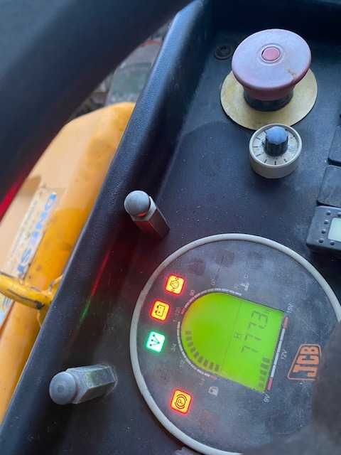 Cilindru compactor marca JCB de 2 tone