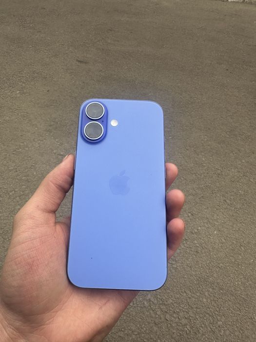 продаю IPhone 16 256g