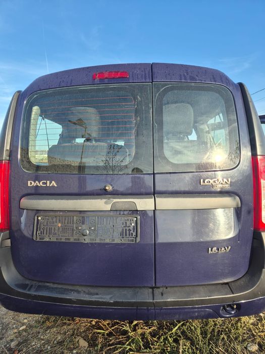 Usi batante Logan mcv 1