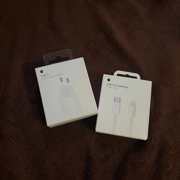 оригинальная новая зарядка на iphone lightning