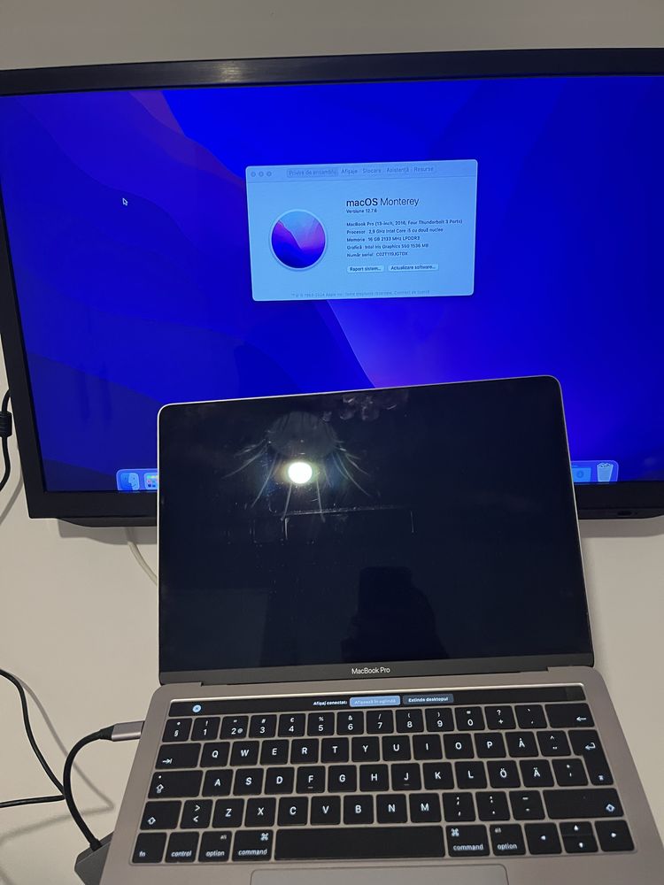 Macbook pro 2016 i5 doua nuclee , ecran defect