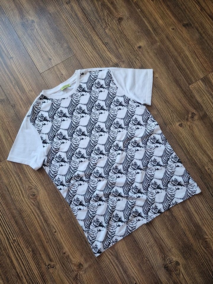 Страхотна мъжка тениска VERSACE JEANS размер XL