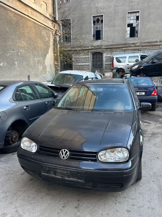 Dezmembrez VW Volkswagen Golf 4 break negru 2002