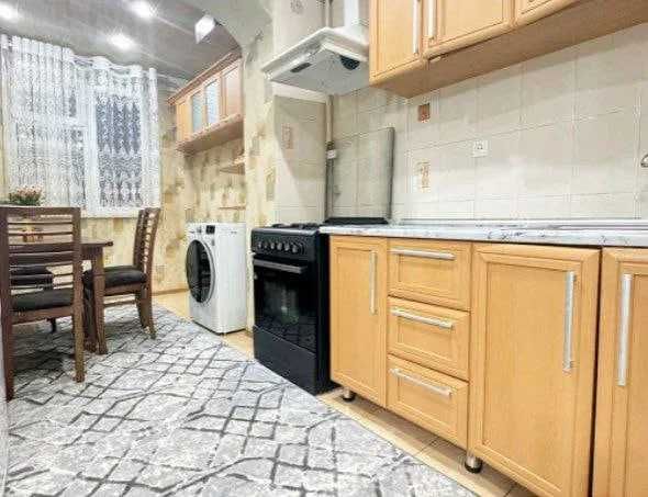 Чиланзарский 16 квартал 3/3/5 метро 62 кв.м 450$
