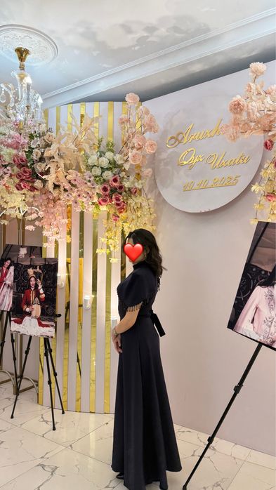 Сәнді қара көк түстегі кешкі көйлек.1 рет қана киілген