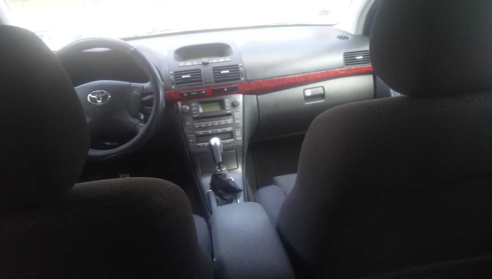 Toyota Avensis продавам перфектен