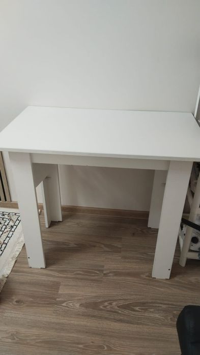 Продам стол почти новый