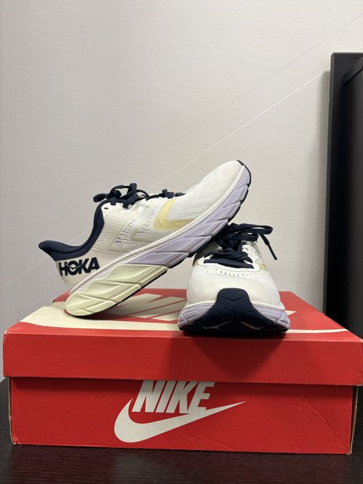 Hoka Arahi 5  (39 1/3) papuci alergare