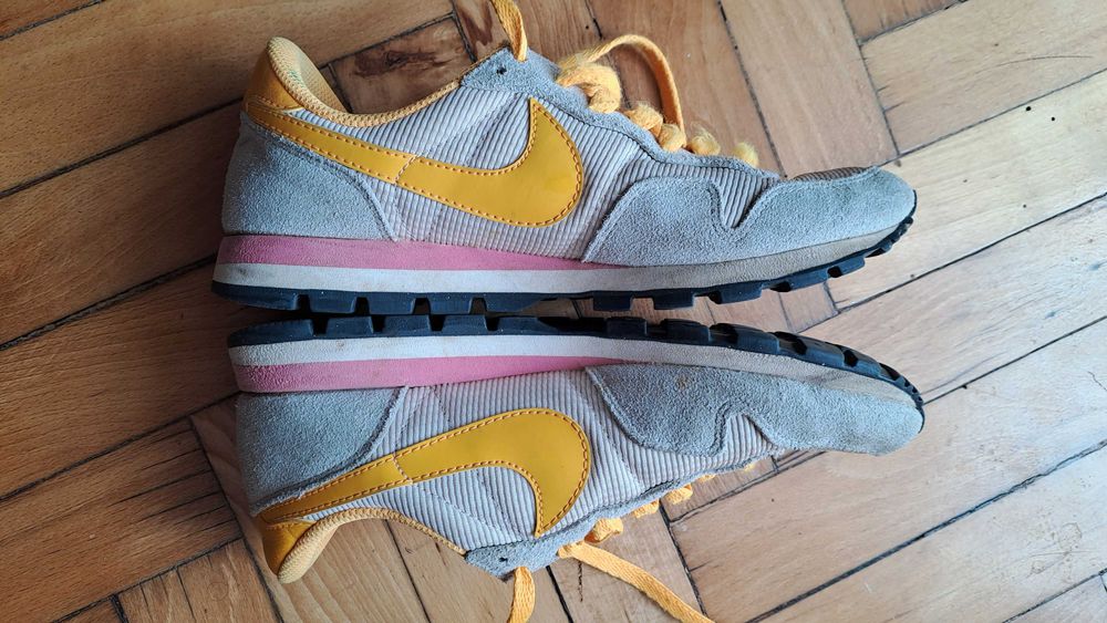 Дамски маратонки Nike 38 номер