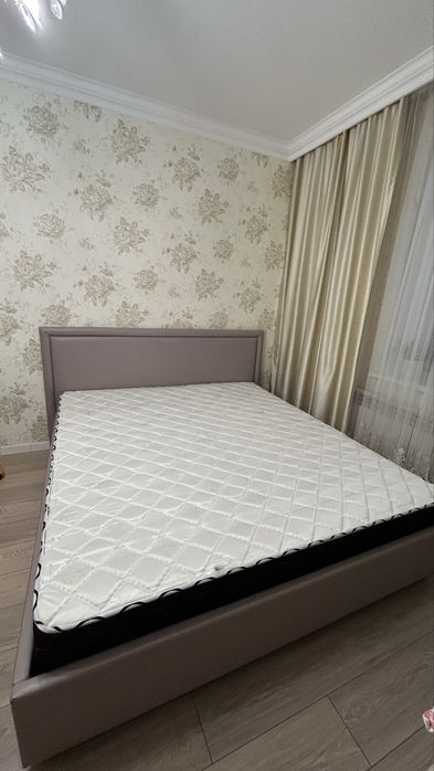 Кровать двуспальная