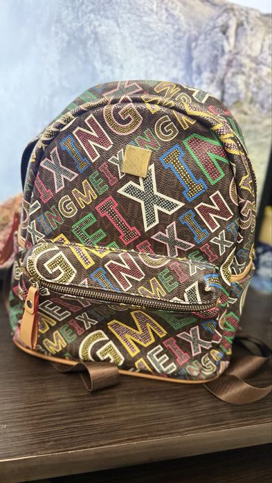 Продам сумки и рюкзак в идеальном состоянии