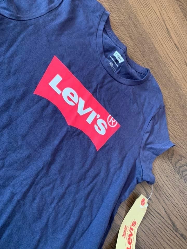 Tricou Levi’s nou cu eticheta