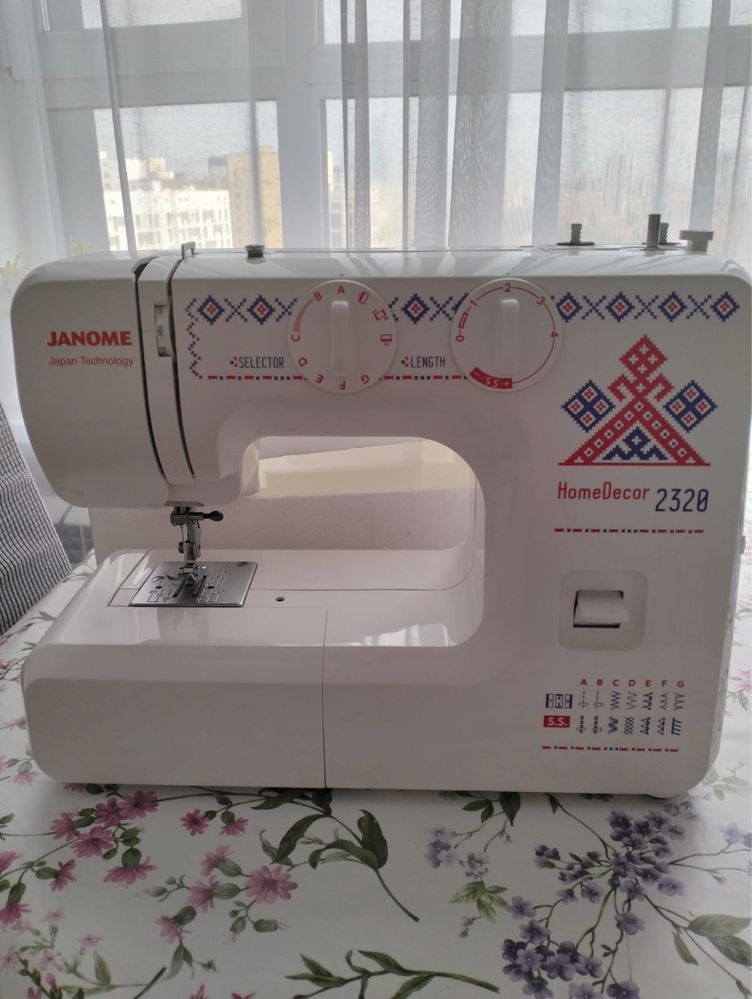 Продается швейная машинка