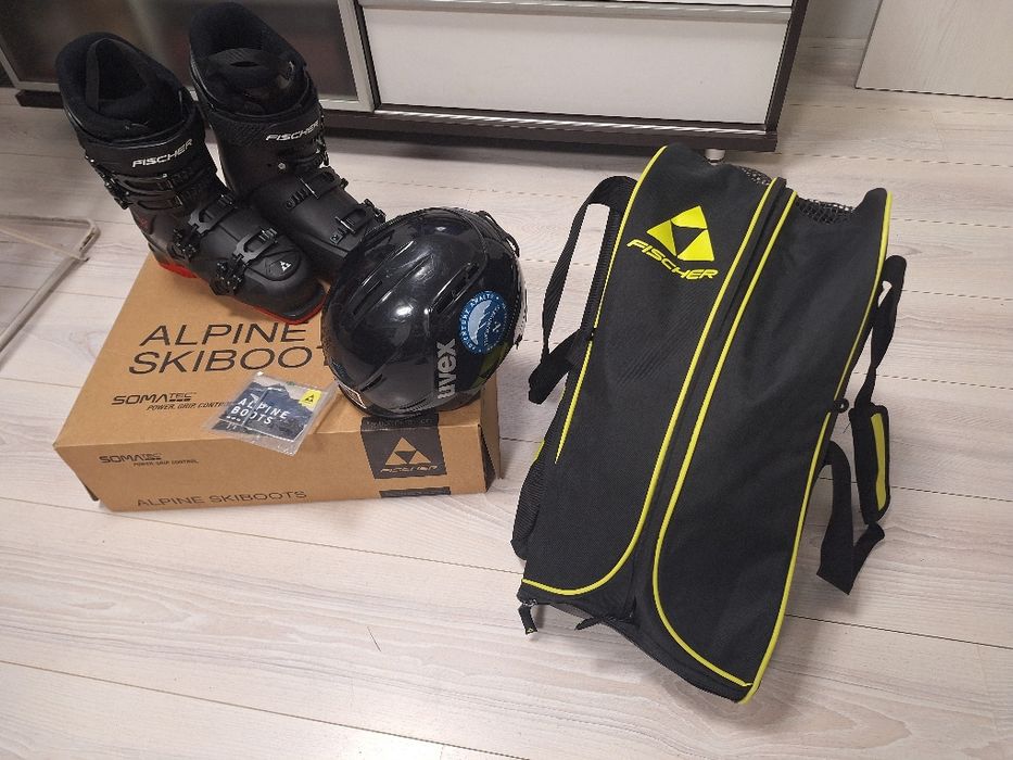 Ски обувки + сак + каска