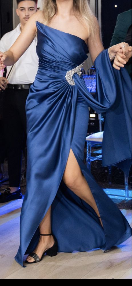 Rochie de seara-lunga.