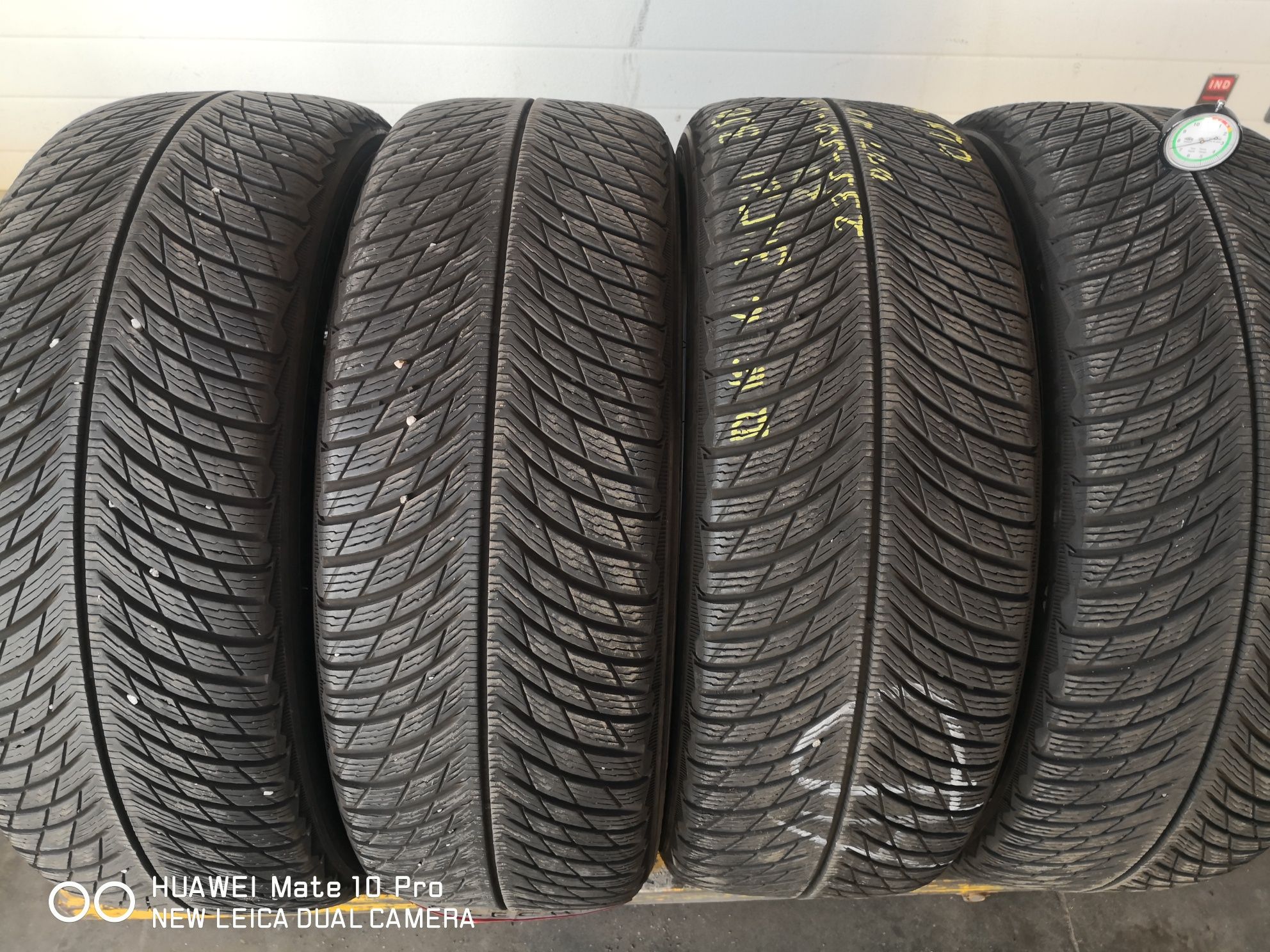 235 50 19 цола гуми като нови dot 20 Michelin