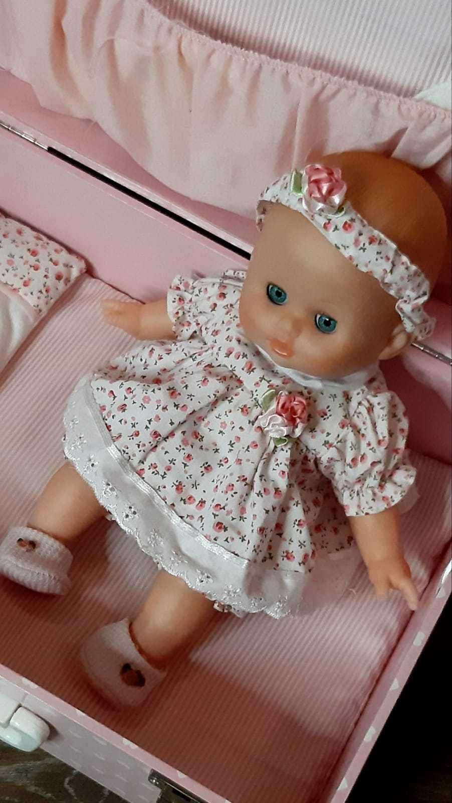 Продавам оригинална кукла Petit Calin на френската фирма Petitcollin
